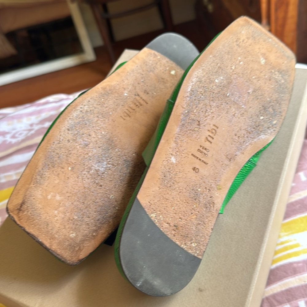 Tibi Granger slide in green crinkle patent size 40, EUC $150 - Picture 7 of 7